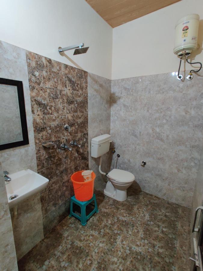 Family Room,1039384693:JPEG