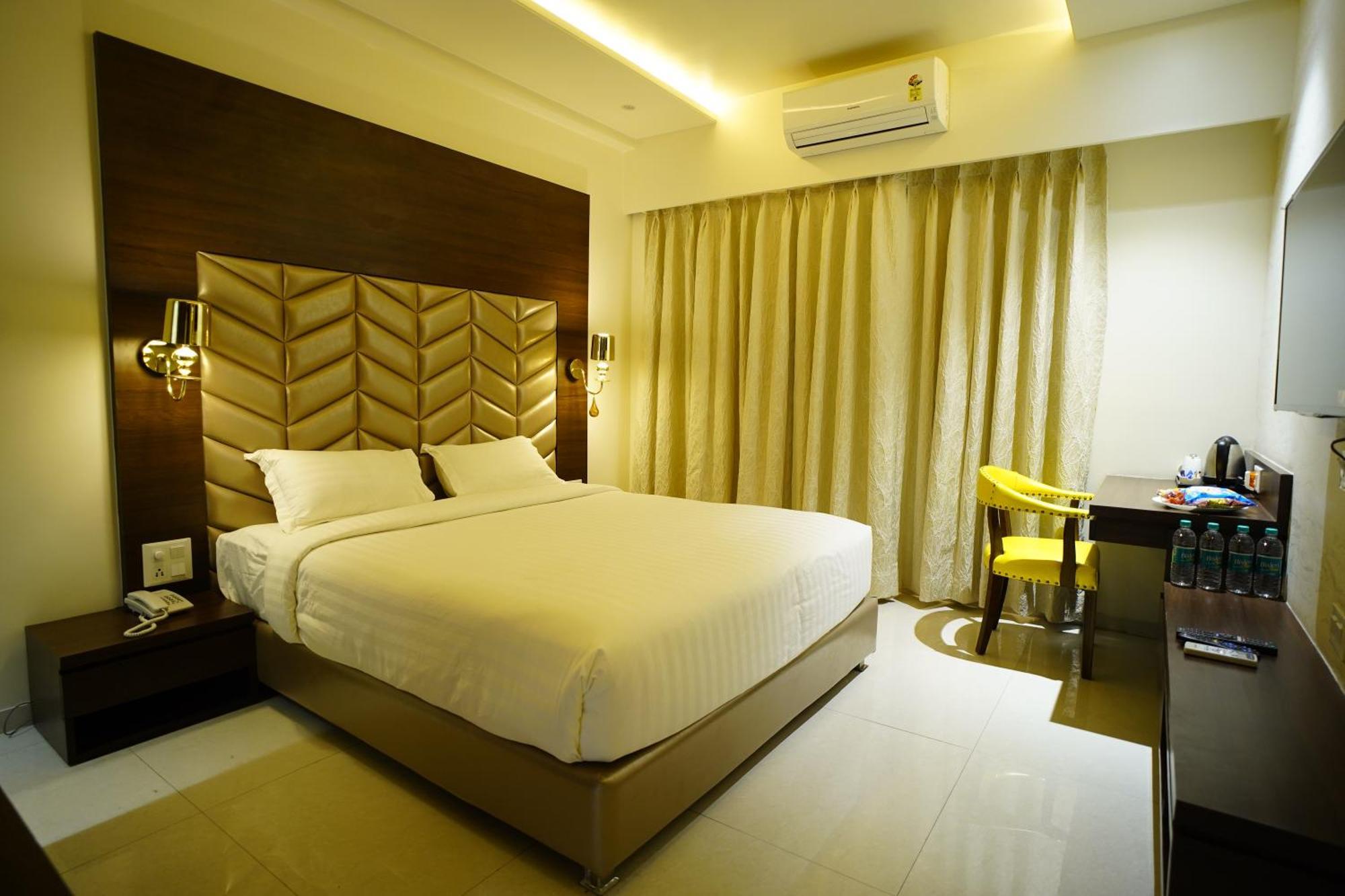Deluxe Double Room,1077865192:JPEG