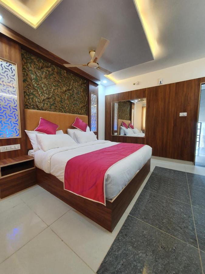 Deluxe Double Room,1113314244:JPEG