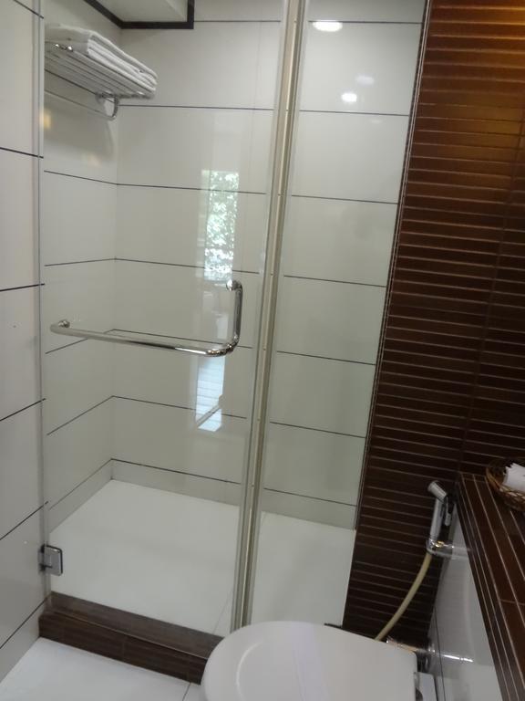 Deluxe Double or Twin Room,112833429:JPEG