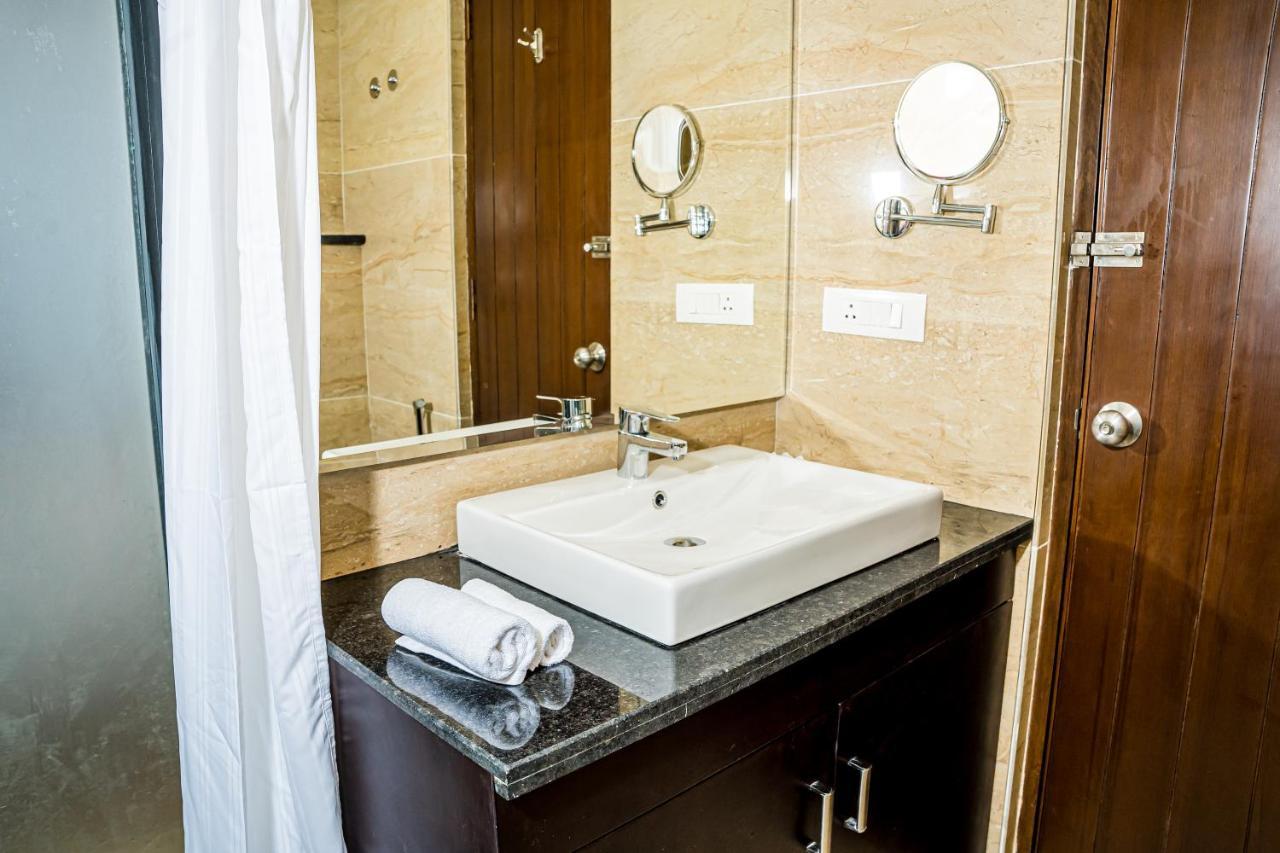 Deluxe King Room with Mountain View - Non-Smoking,1133088207:JPEG