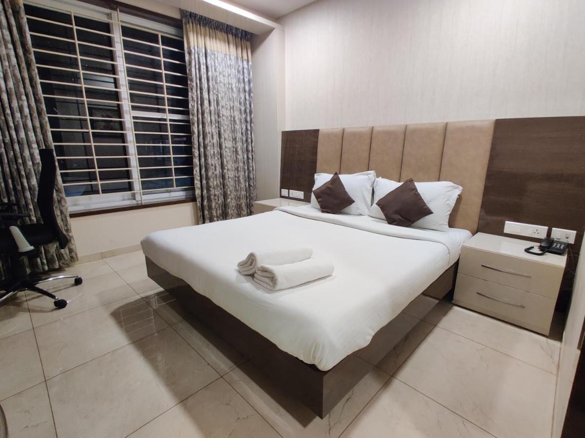 Deluxe Double Room Shower