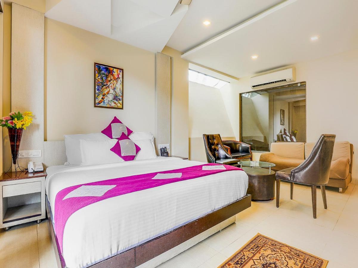Grandeur Luxury with Couple Jacuzzi Bathtub