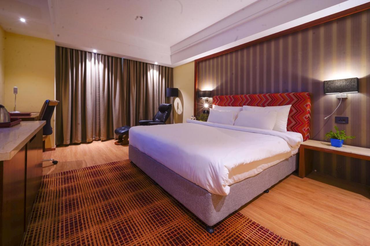 Superior King Room