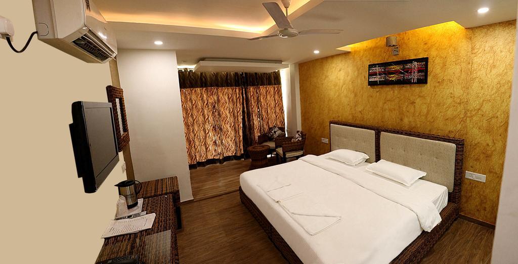 Deluxe Double Room with Balcony