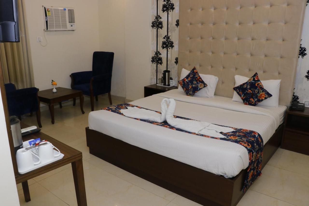 Double Room with Shared Bathroom