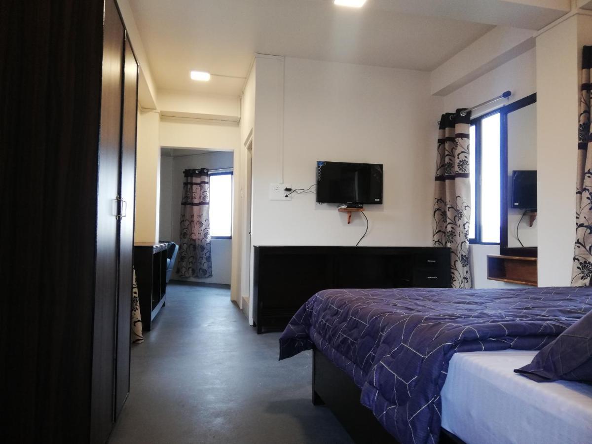 Deluxe King Room Top Floor