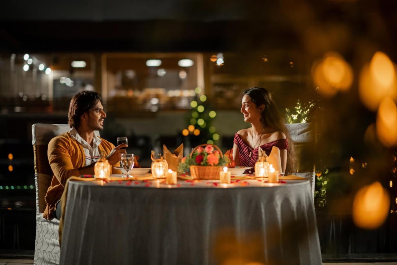 Honeymoon Suite of F&B; of Laundry; Complimentary 01 hour Cycling; on Spa; Specially reserved table the restaurant
