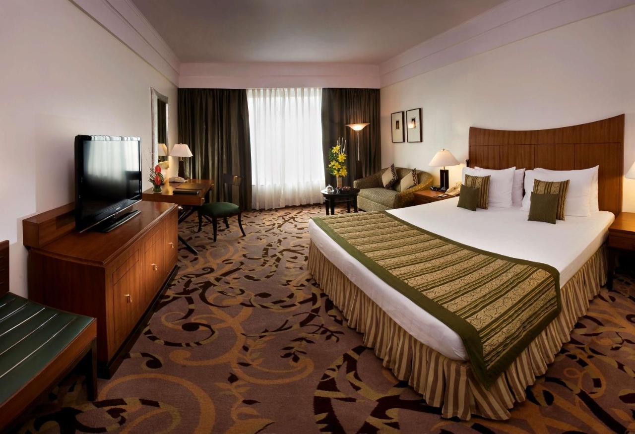 Deluxe Room HI-Tea cookies 4–6 PM at SXVIII 11 on select drinks 630–830 PM Links on Food & Soft beverages