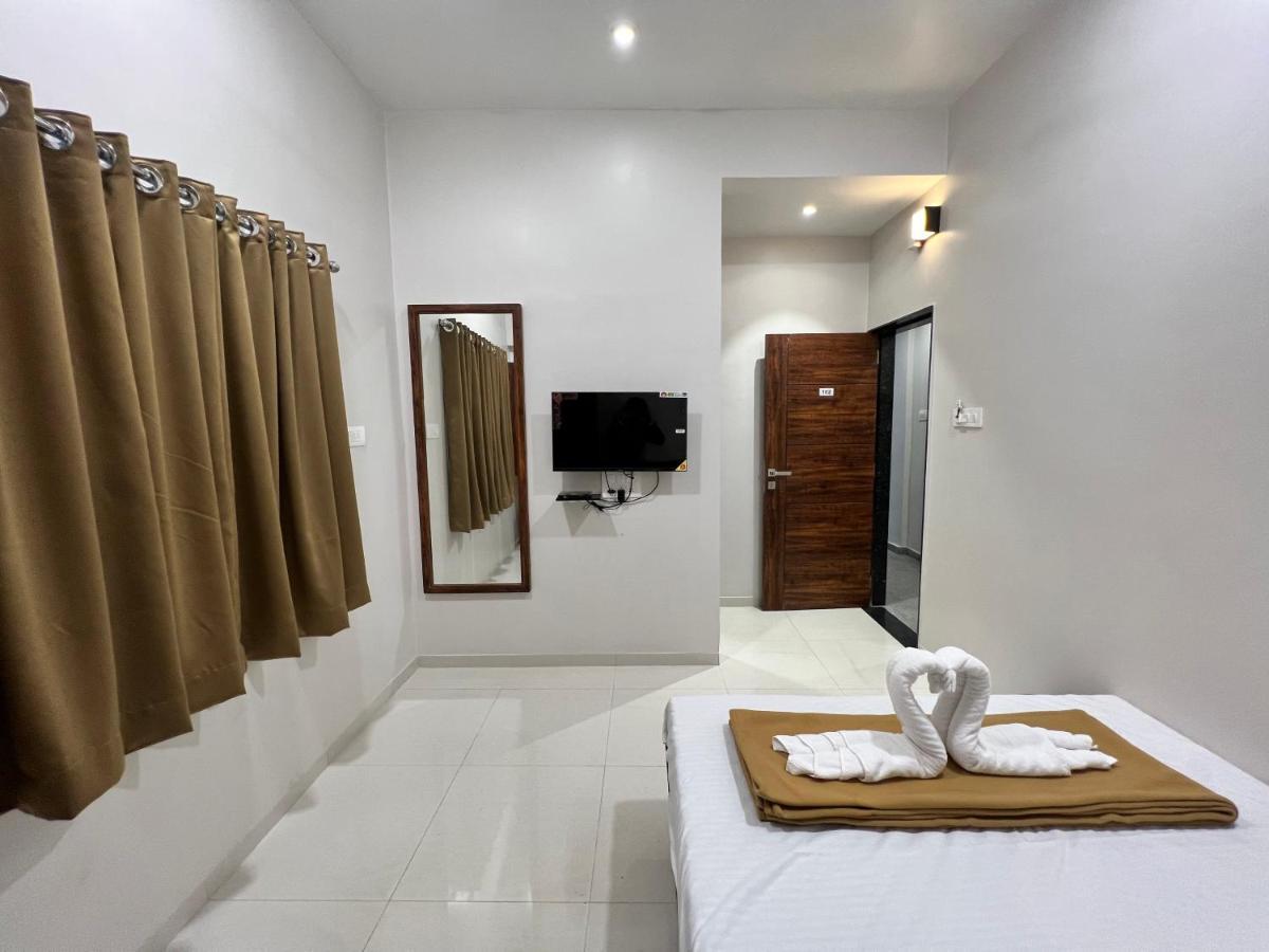 Deluxe Non AC Room,1184842906:JPEG