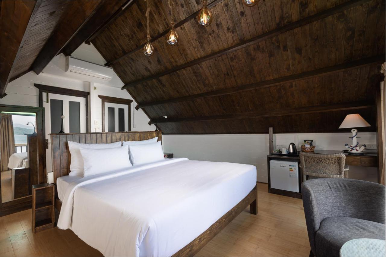 Premium Sea-View Balcony Room Love