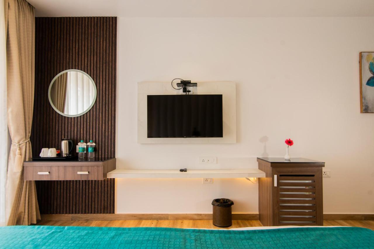 Deluxe Double or Twin Room with Mountain View,1206698434:JPEG