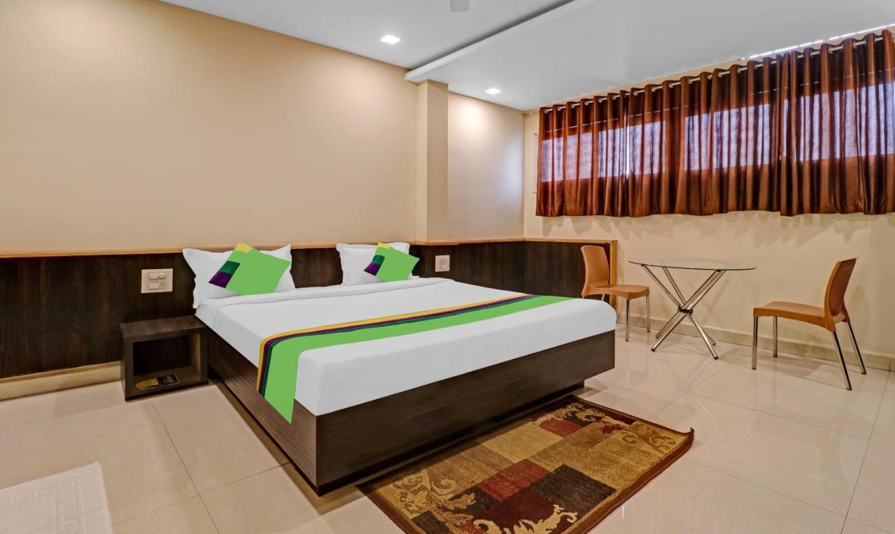 Deluxe Room,1237916725:JPEG