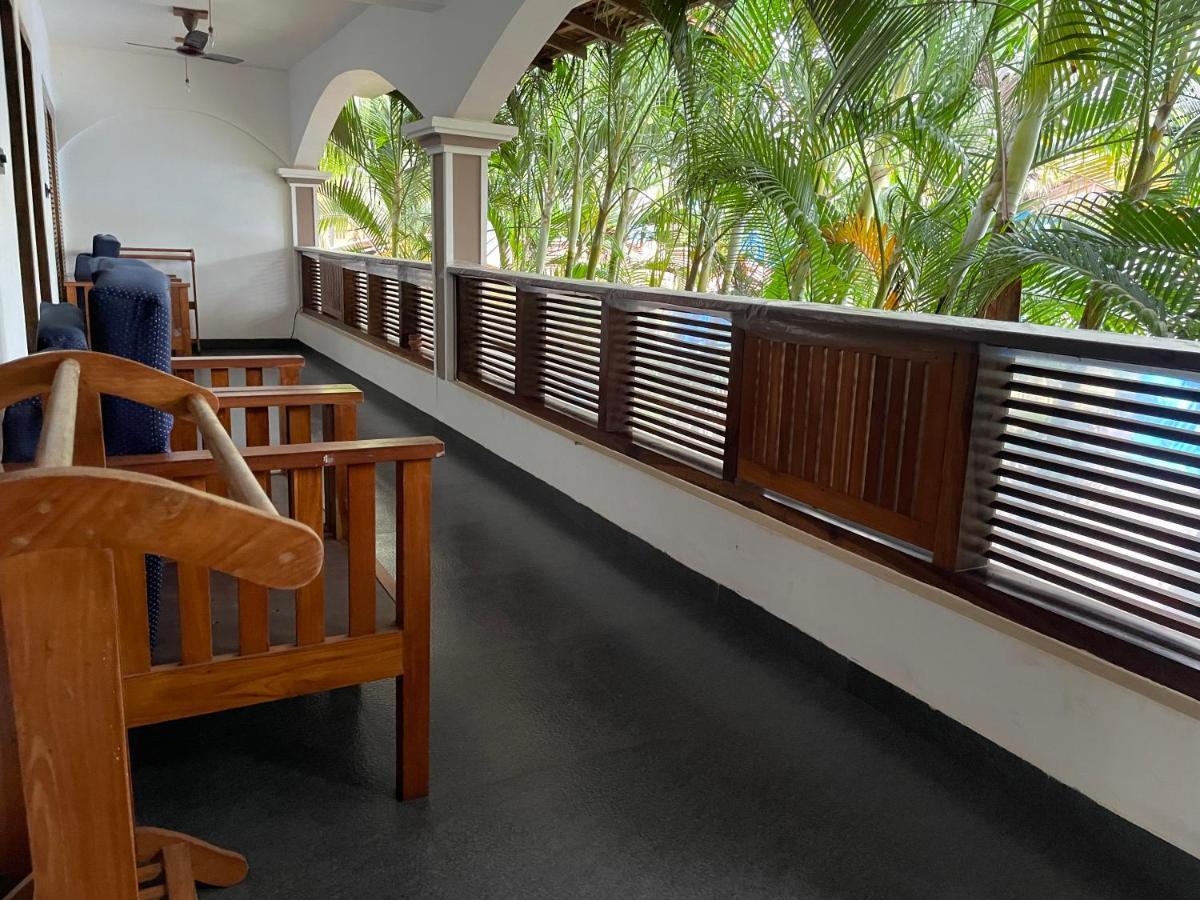 Luxury Courtyard Room
