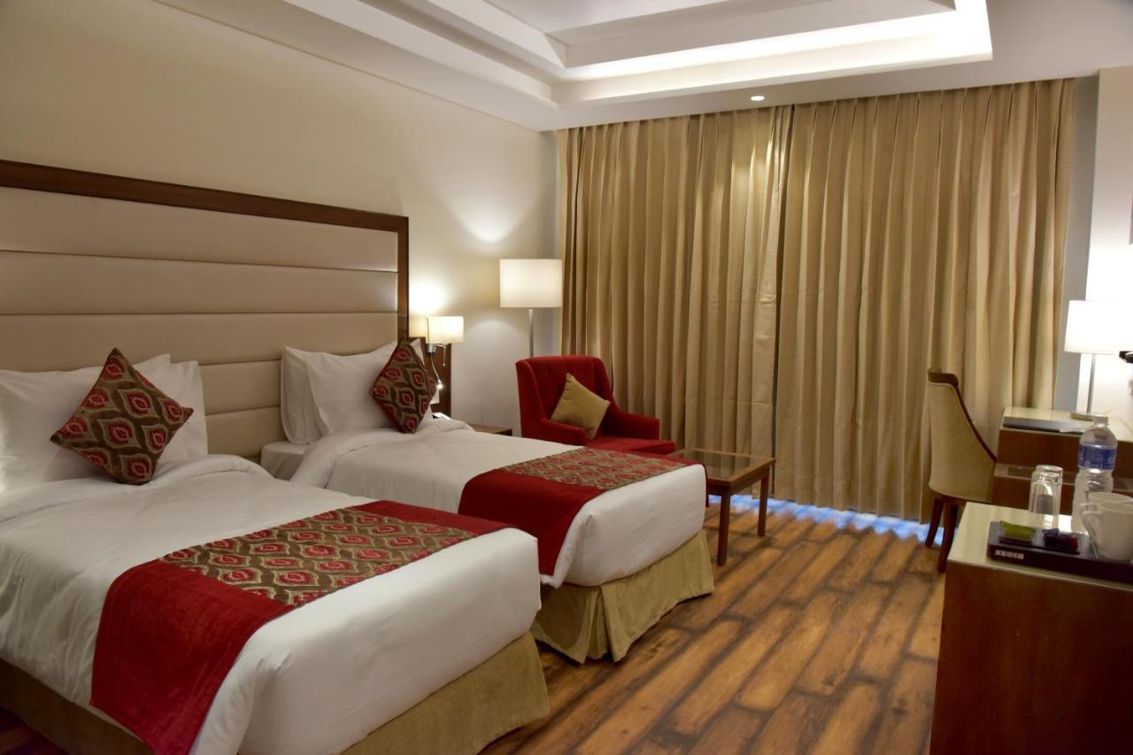 Deluxe King Room