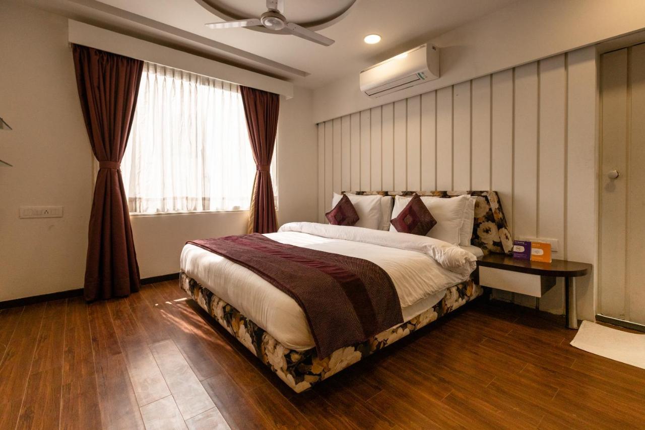 Deluxe Room King Bed