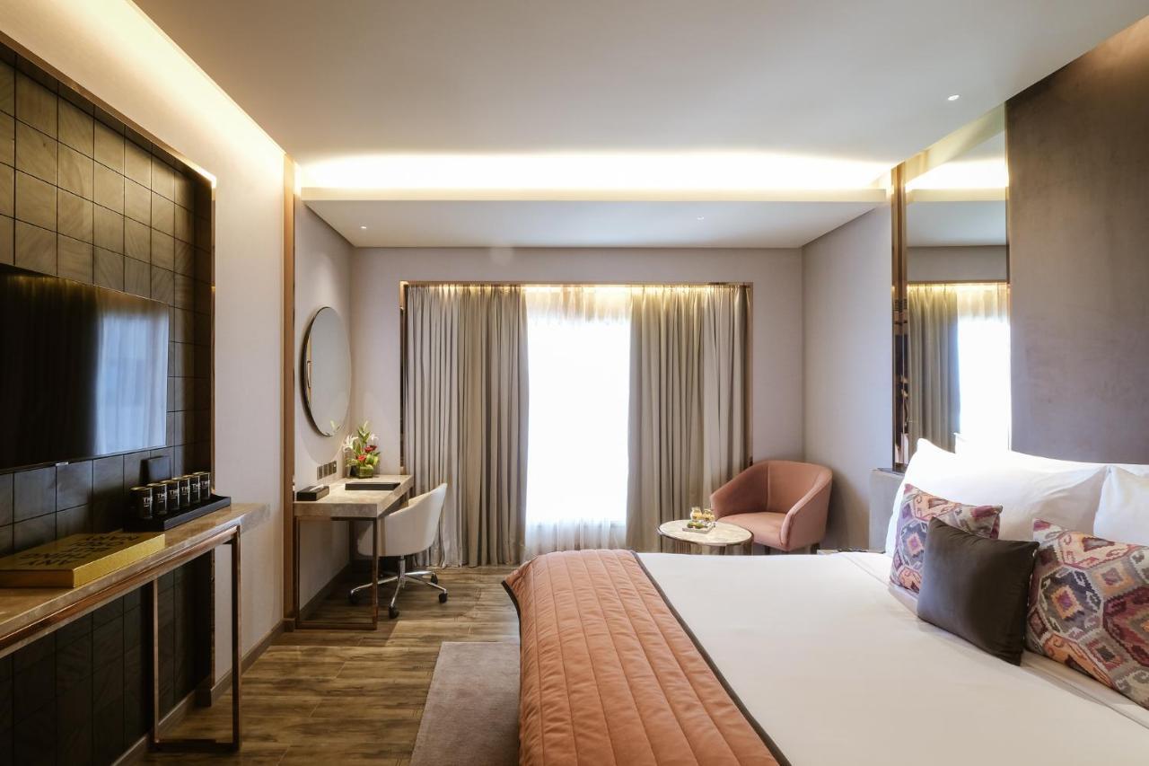 Premium Garden View with INR 1,000 off on a 60min Spa, Buy 1 Get 1 complimentary IMFL drink between 5pm and 7pm at Aqua, 15% off on F&B and Laundry