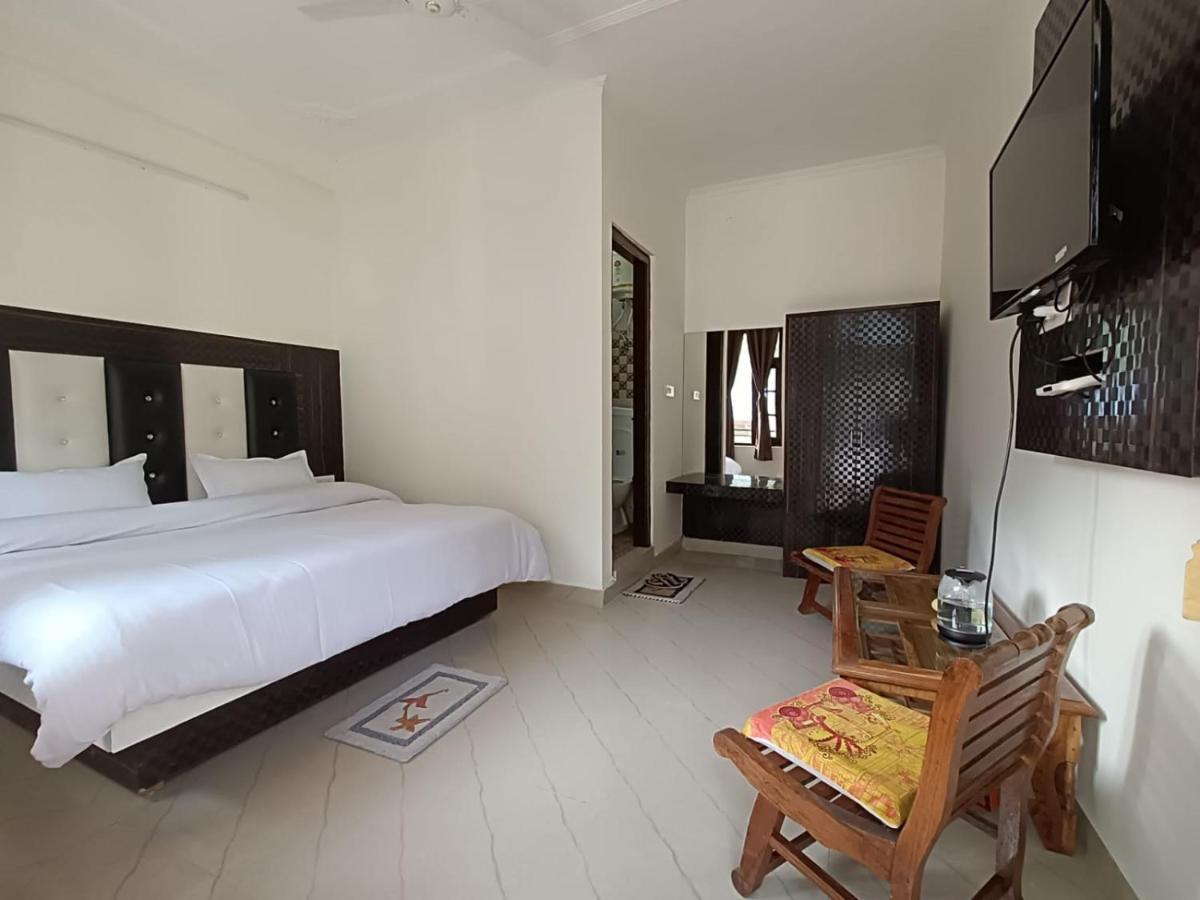 Deluxe Room,1347096743:JPEG