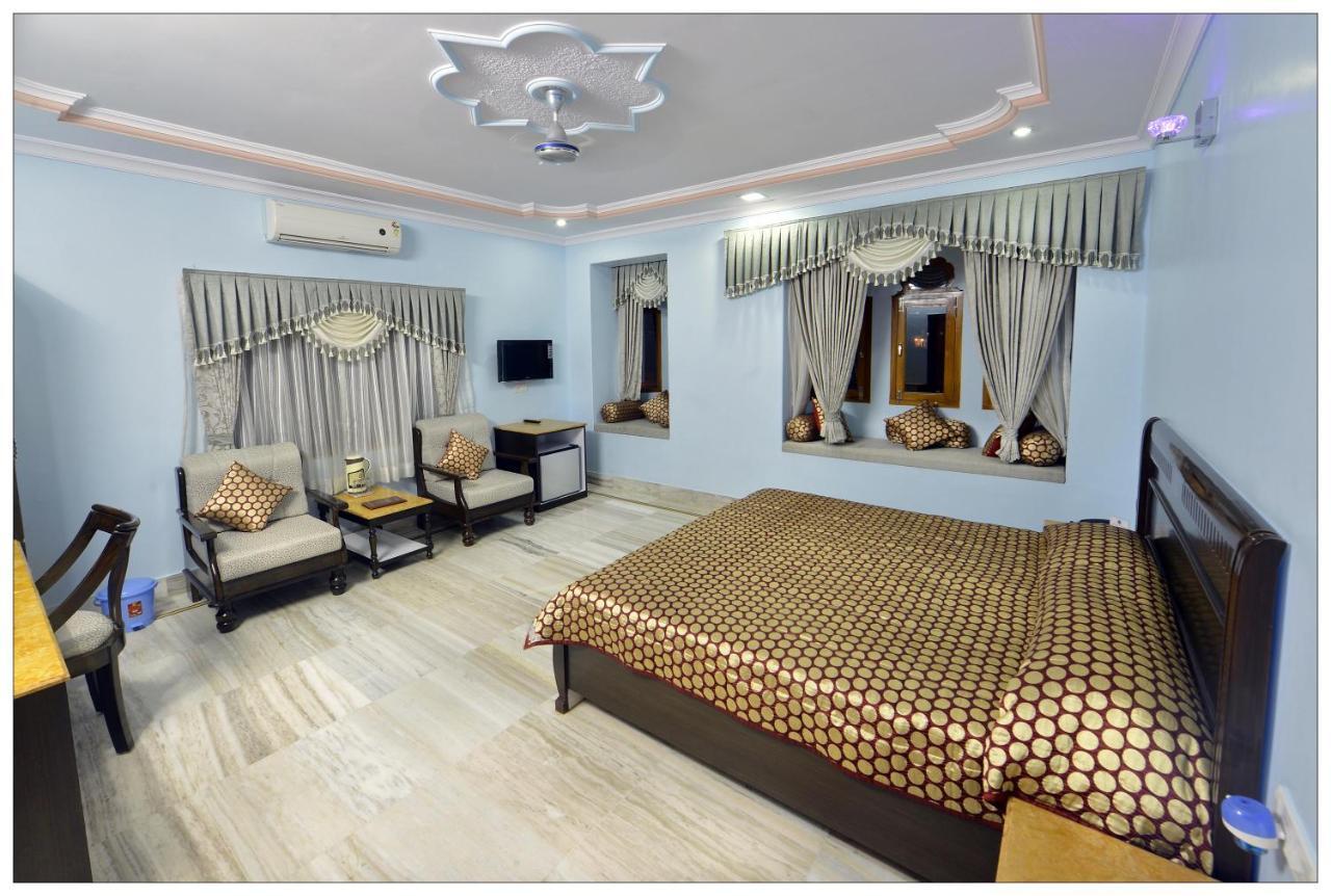 Double Room with Mountain View