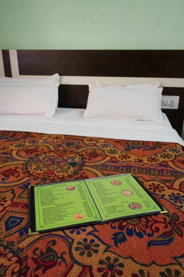 Deluxe Double Room,1374176486:JPEG