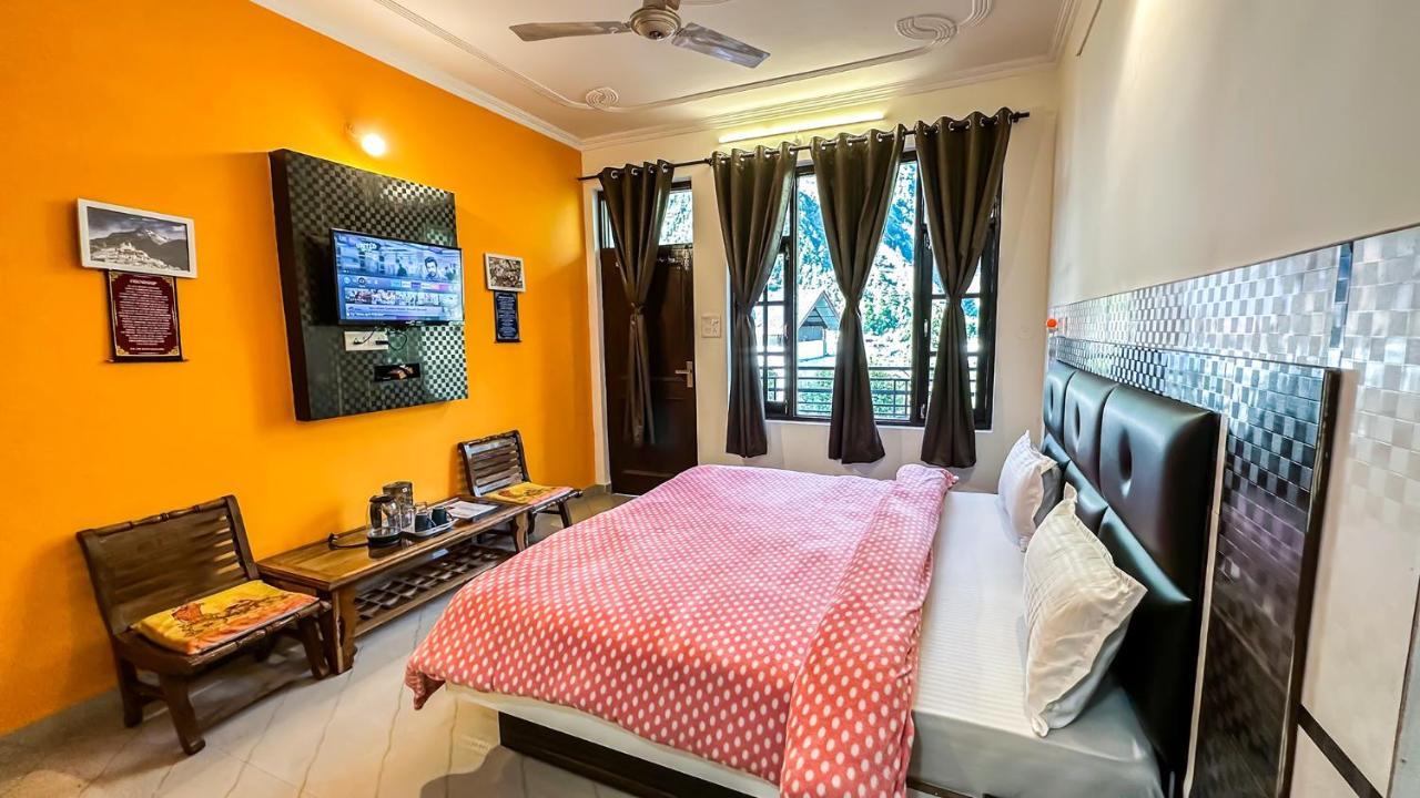 Double Room with Mountain View,1392204650:JPEG