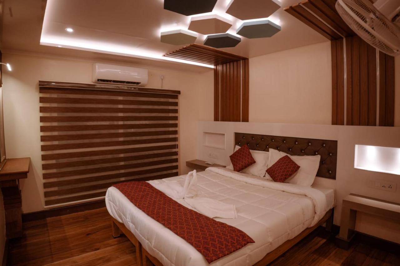 Premium Room Full Time A or C Complimentary Hi-Tea