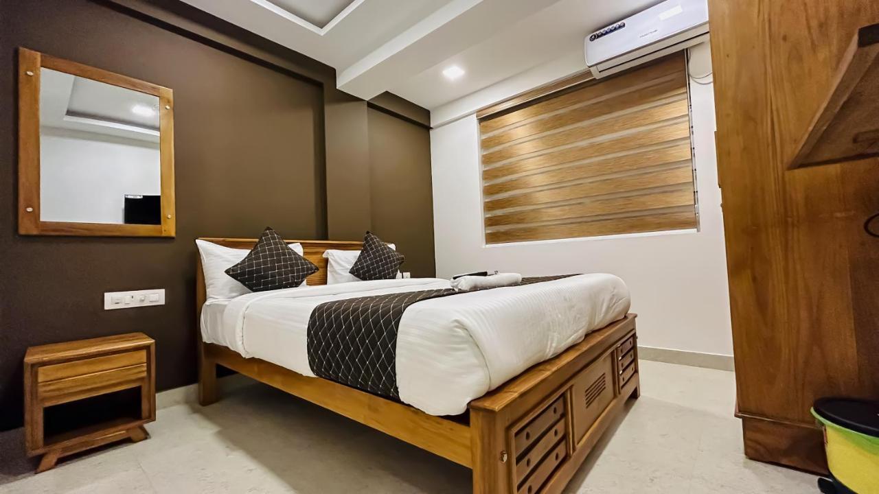 Deluxe Double Room,1466898701:JPEG