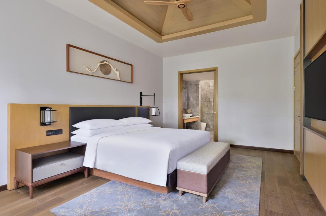 One-Bedroom Plantation King Villa Sofa Bed
