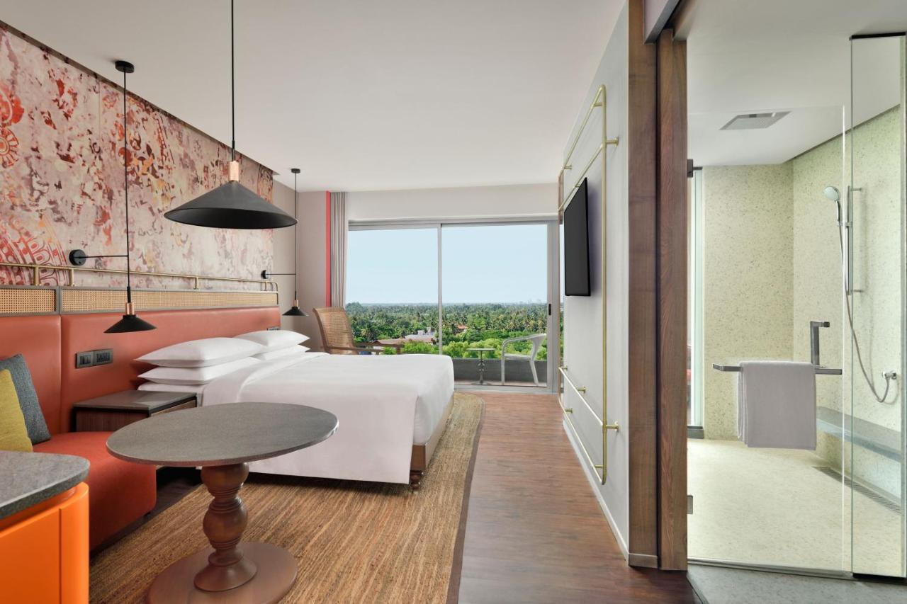Standard King Room Balcony – Spacious 538 Square Feet Room Happy Hours from 11 AM to 630 PM,1475817112:JPEG