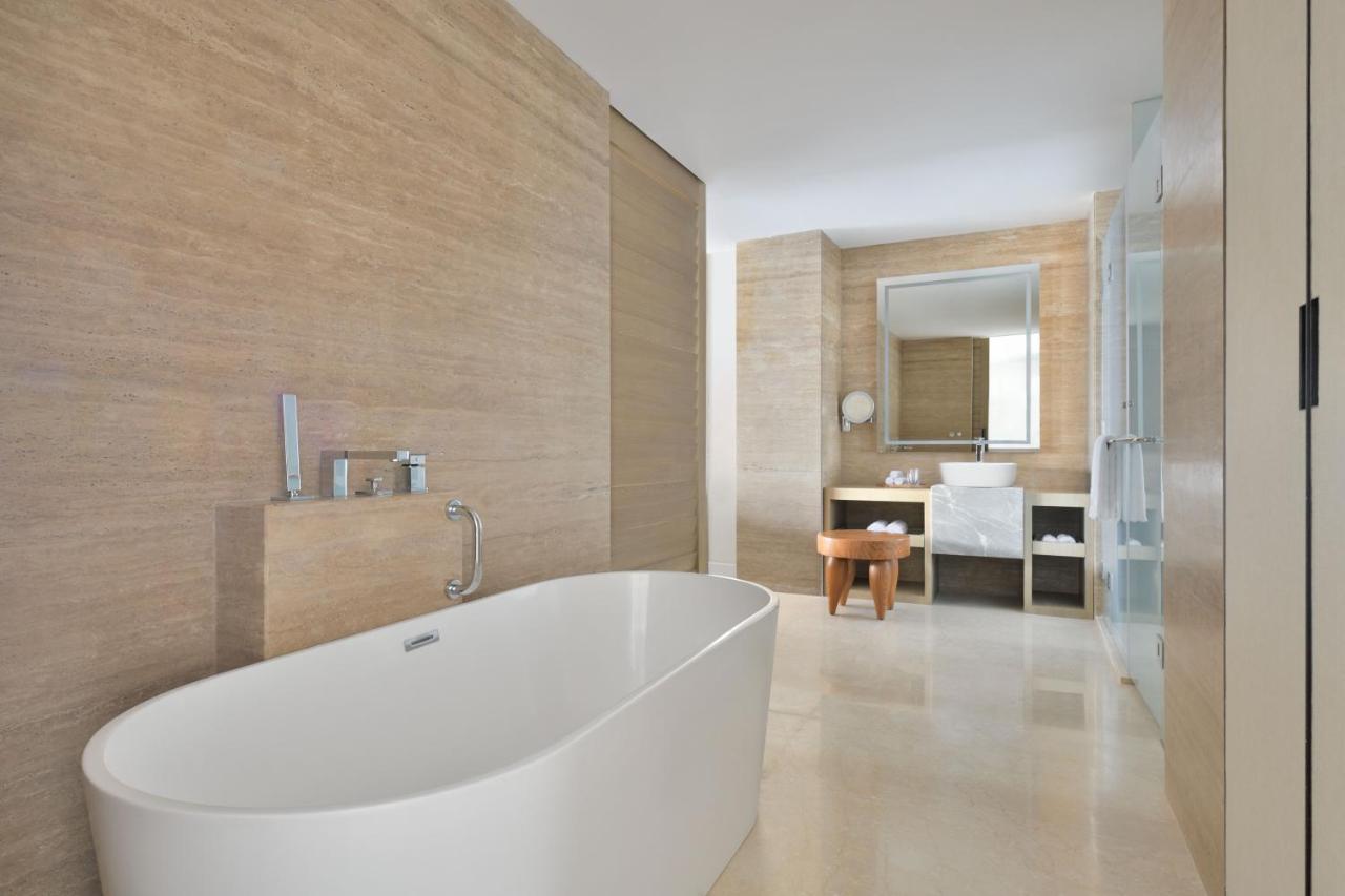 King Suite Garden Plunge Pool INR 2500 wellness credit per non-cumulative redeemable against Spa therapy or at Hakuna Matata the gaming zone