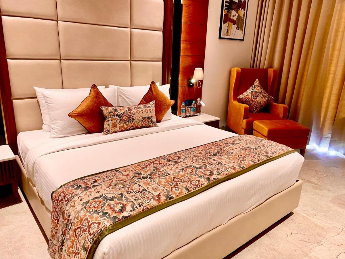 Executive Room With Balcony,1480538768:JPEG