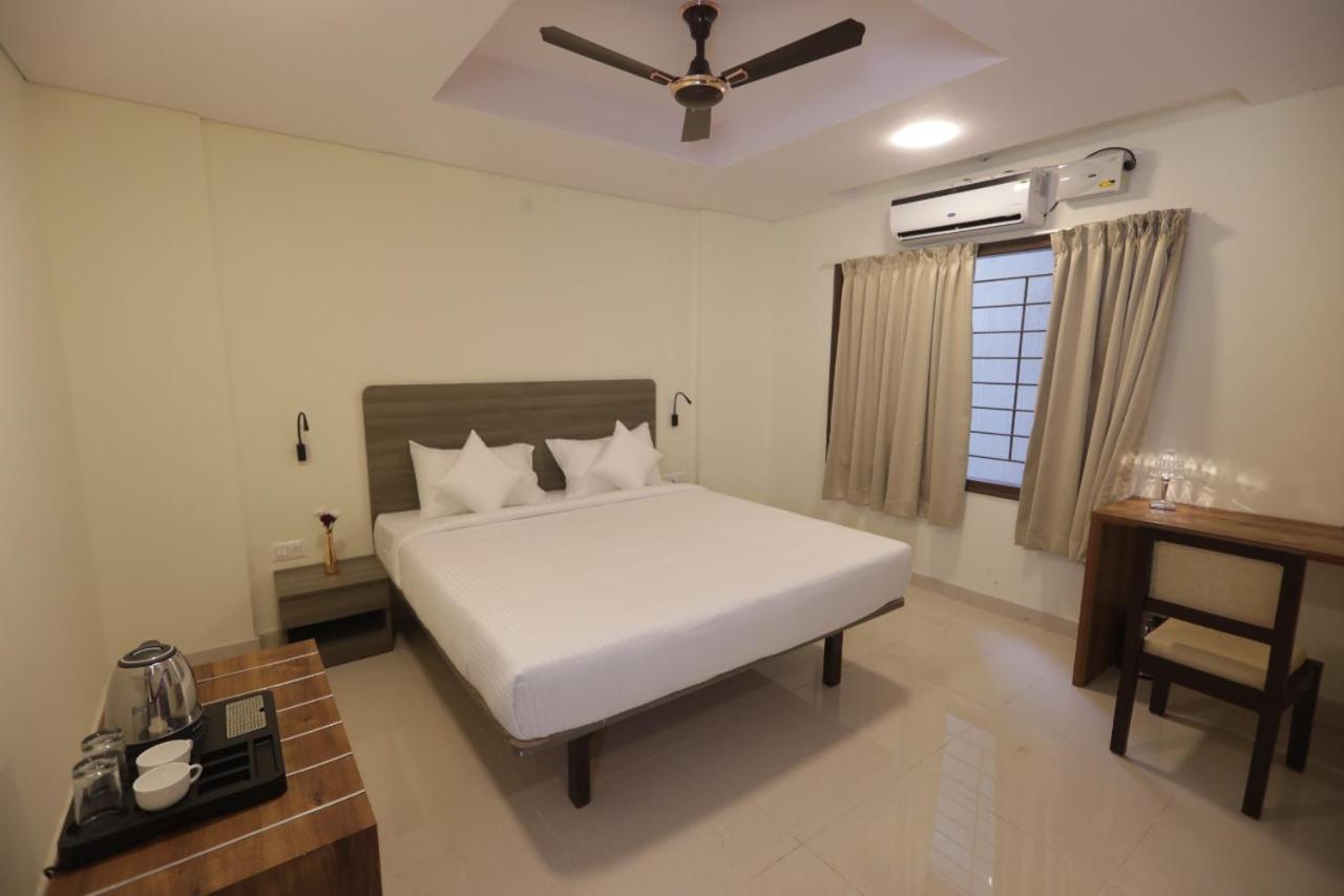 Standard King Room