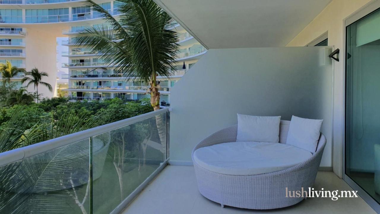 Premium Ganges View Room Bathtub