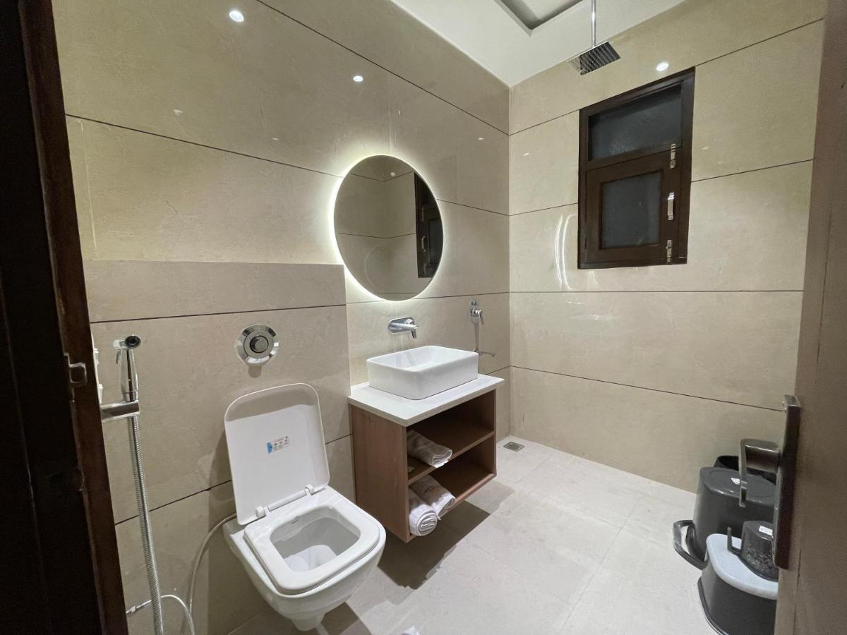 Deluxe King Room,1488162559:JPEG