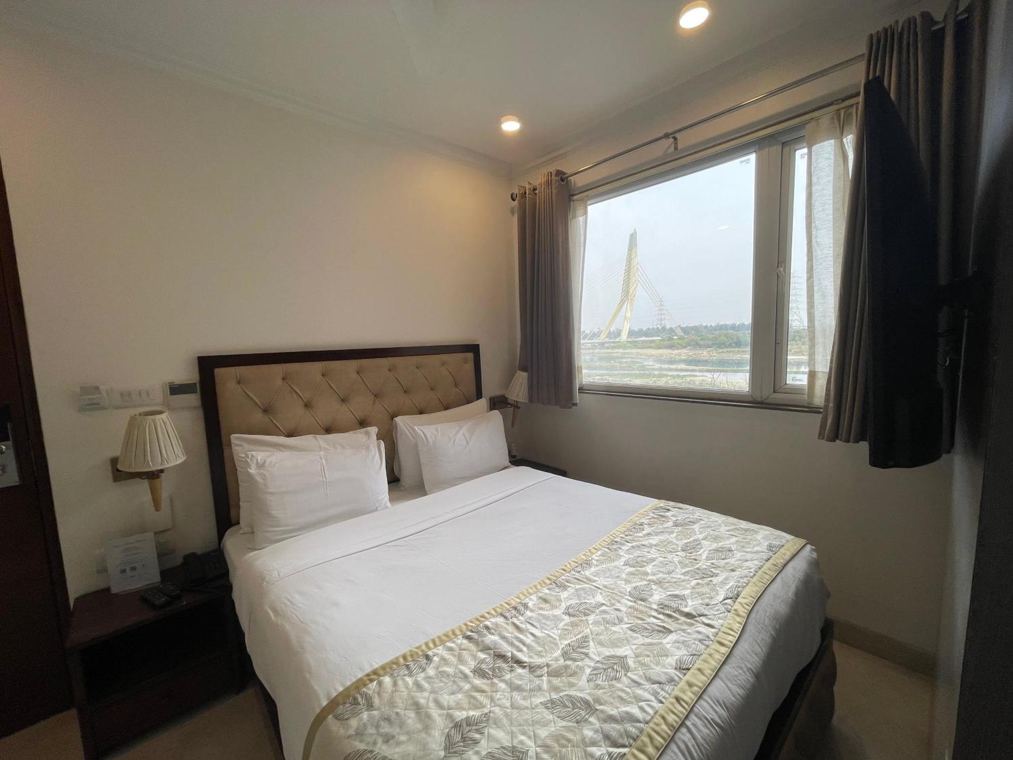 Deluxe Queen Room,1505623360:JPEG