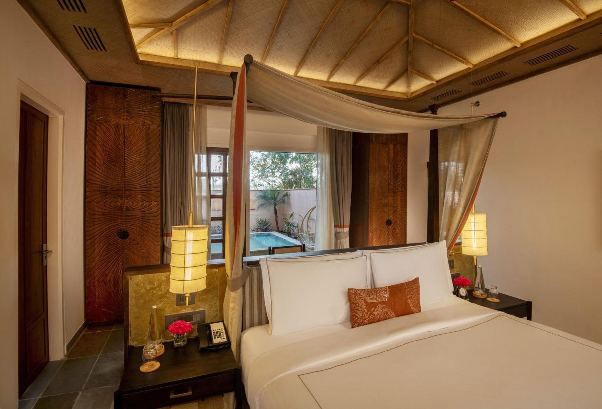 Luxury Room King Bed with Plunge Pool,1501916857:JPEG