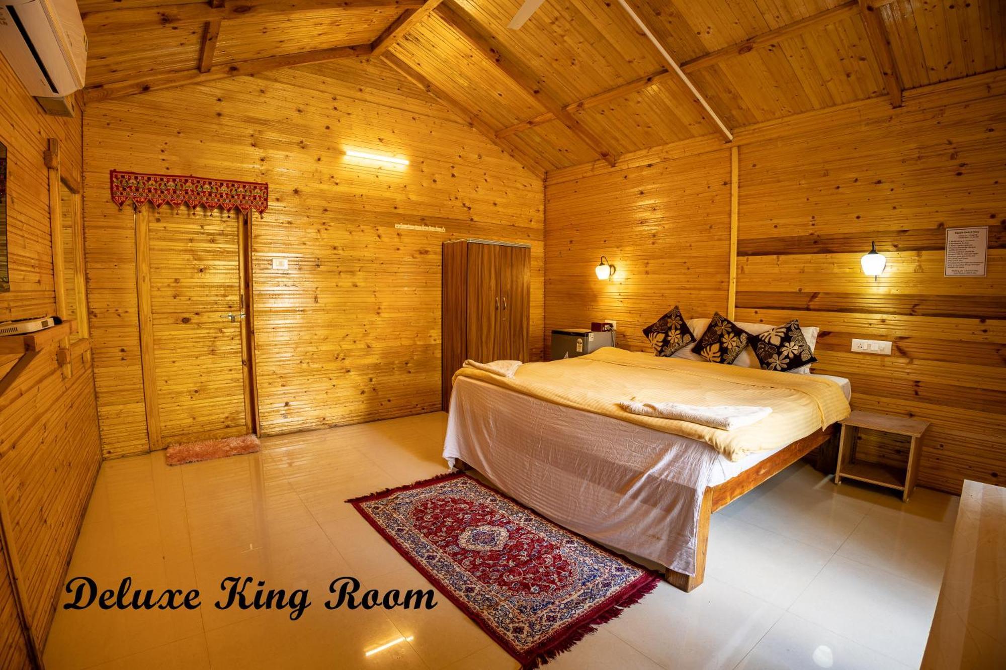 Deluxe King Room
