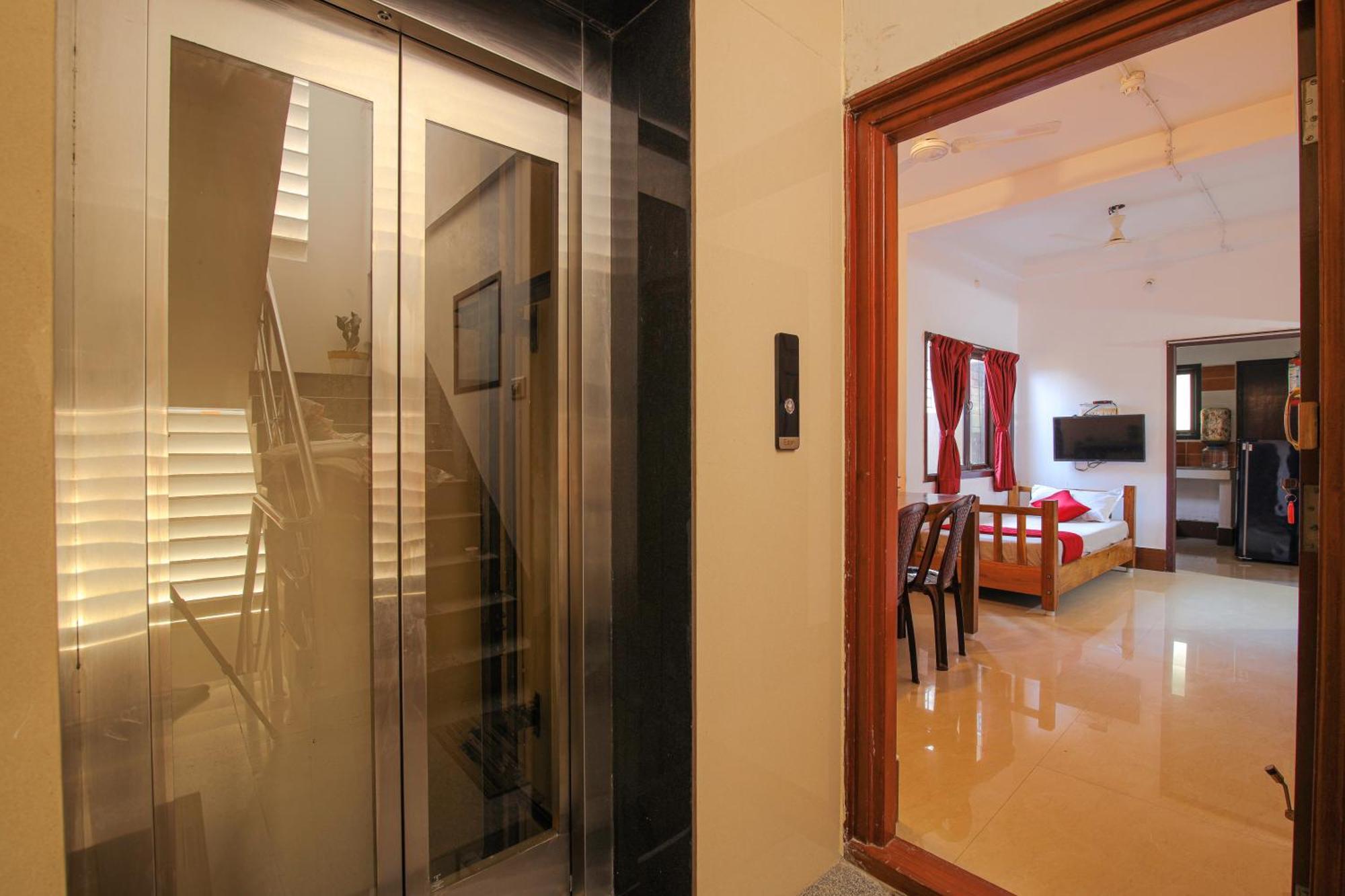 Deluxe King Suite