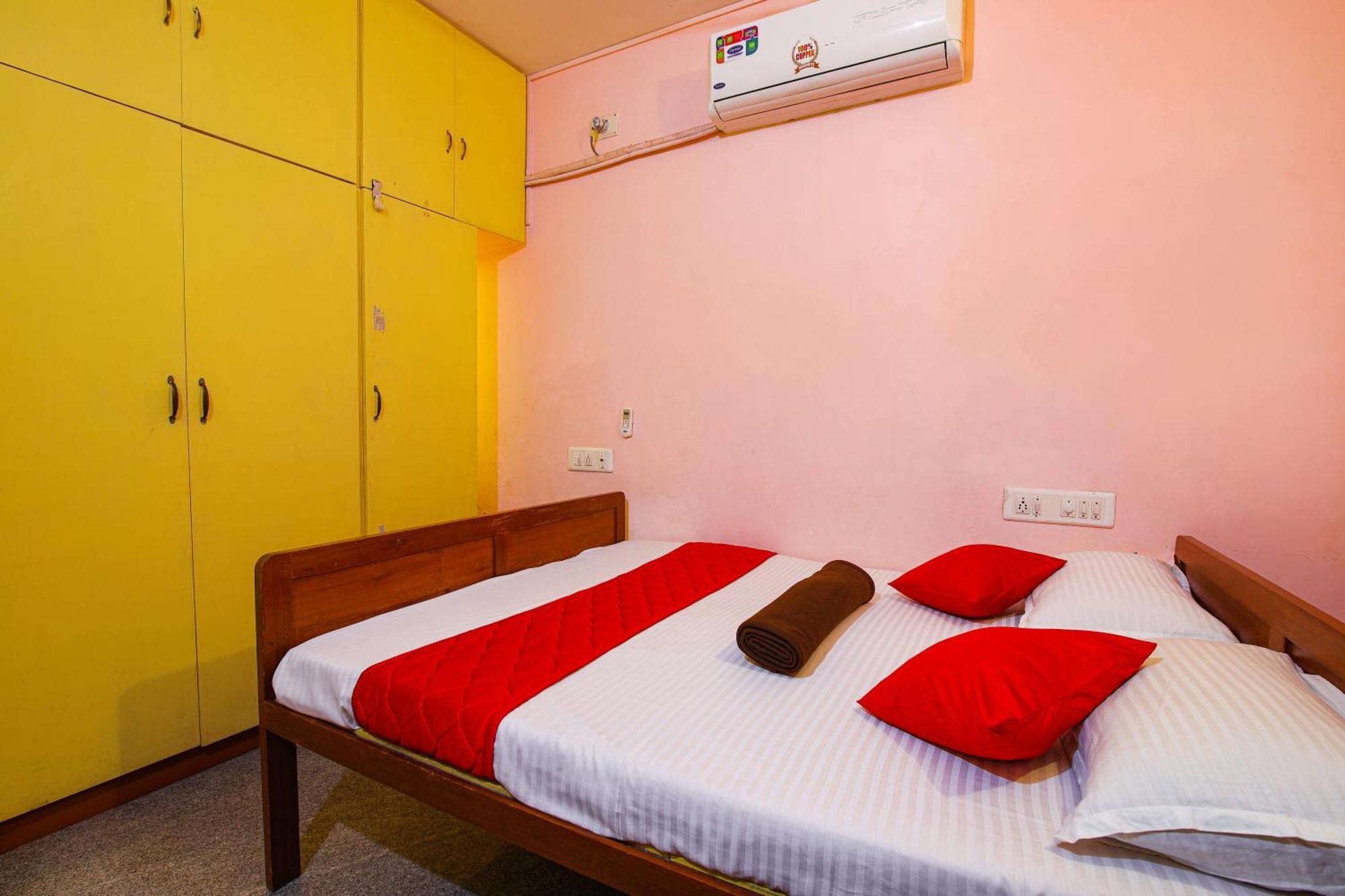 Deluxe Queen Suite