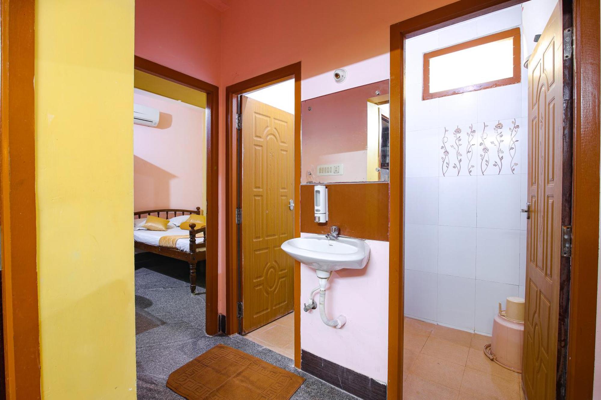 Deluxe Queen Suite