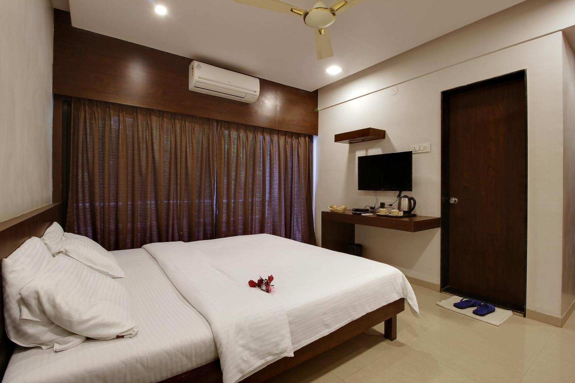 Royal Suite,1555984588:JPEG