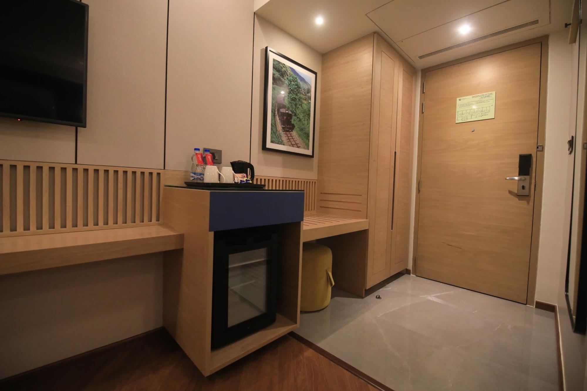 King Room Mobility Access or Non-Smoking