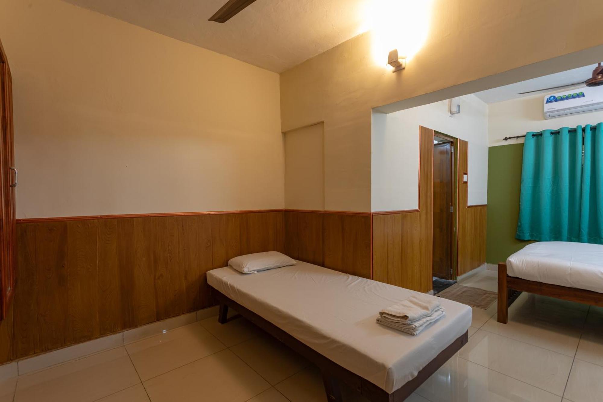 Triple Room Bathroom
