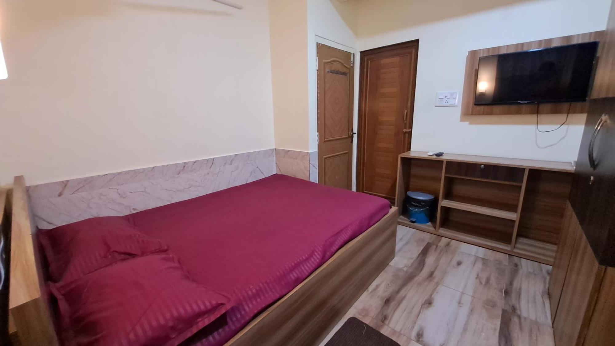 Double Room Private Bathroom