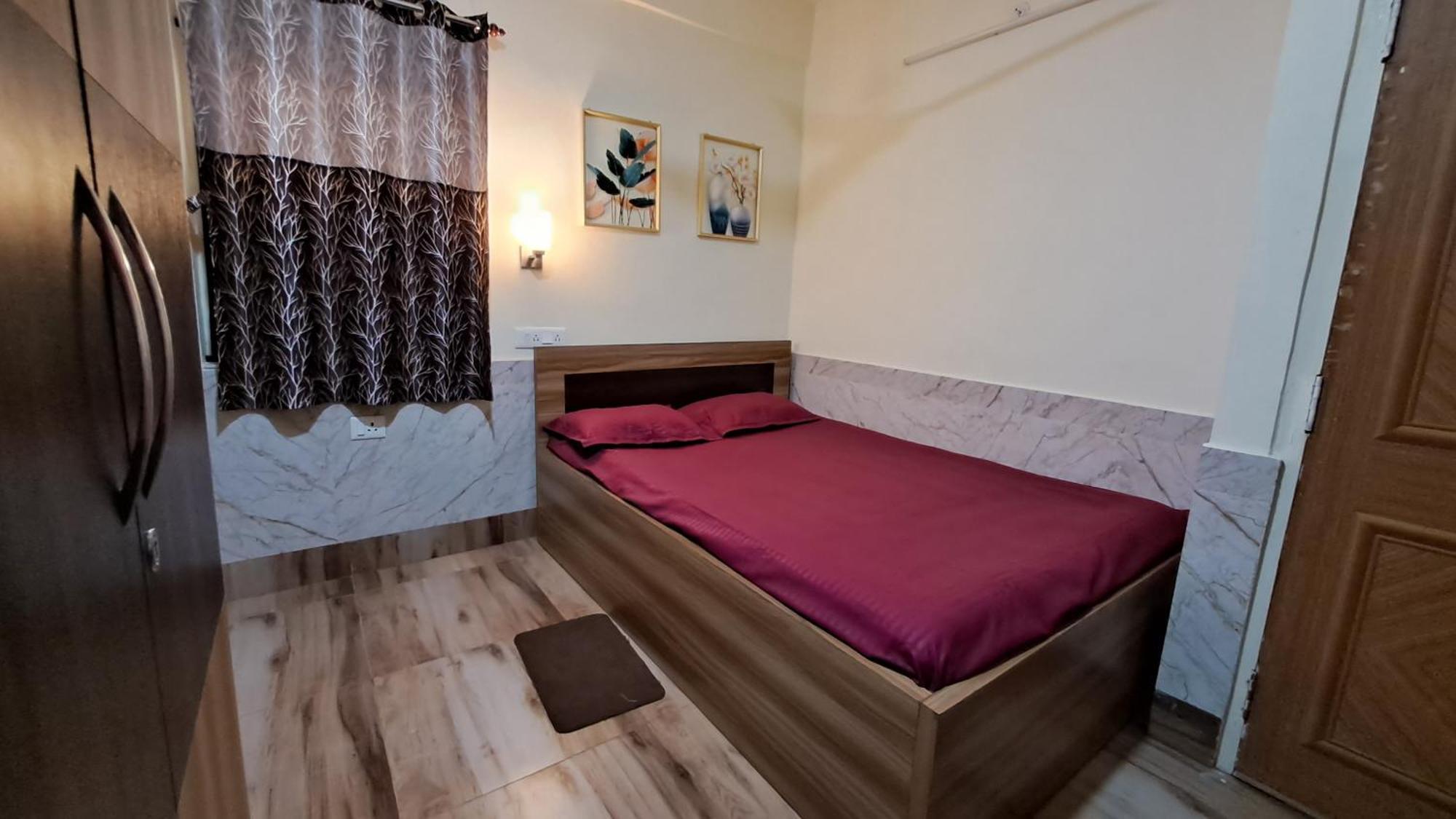 Double Room Private Bathroom
