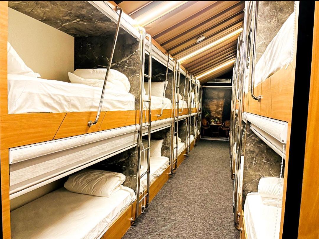 Bunk Bed Male Dormitory Room,1583863377:JPEG