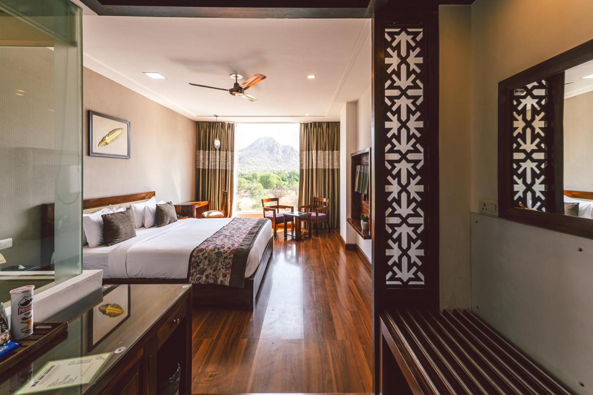 Deluxe King Room