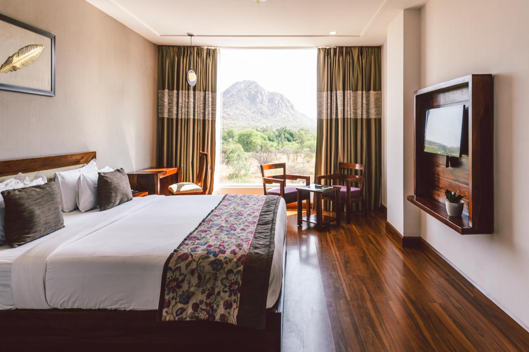 Deluxe King Room