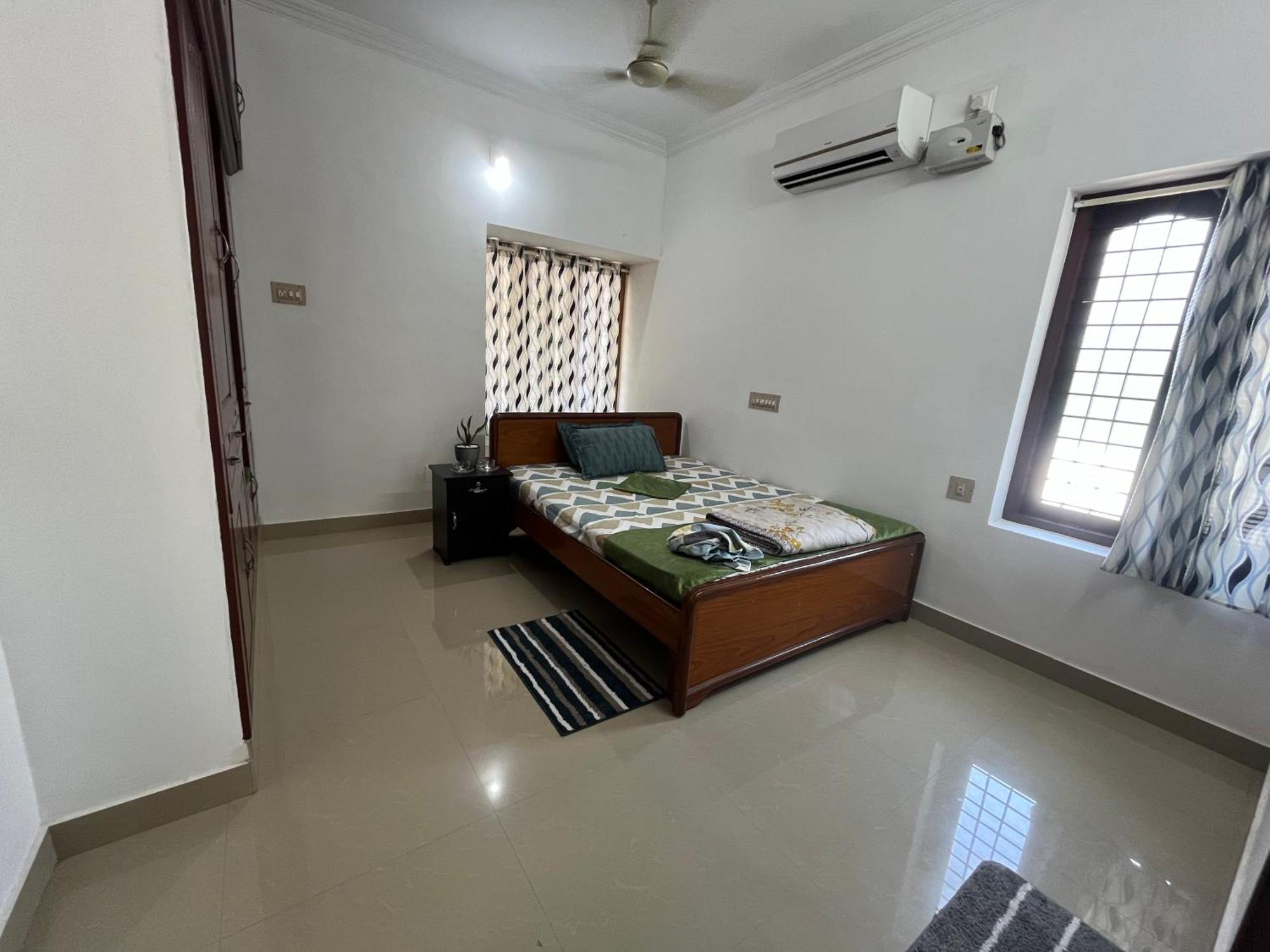 Deluxe Two-Bedroom Apartment Garden View