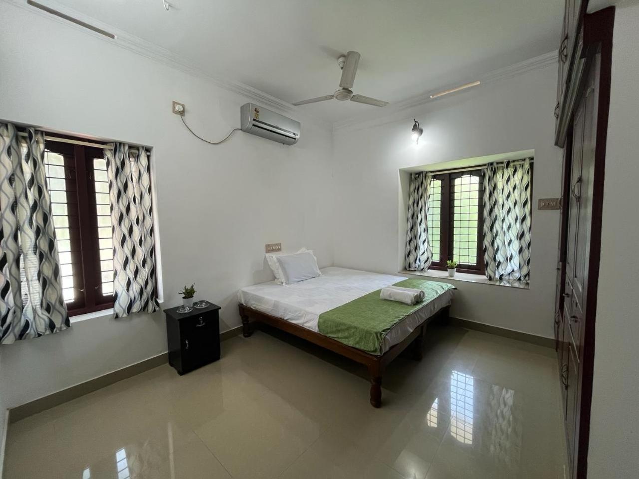 Deluxe Two-Bedroom Apartment Garden View